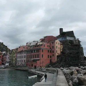 https://la-luna-vernazza.hotelitalianriviera.com